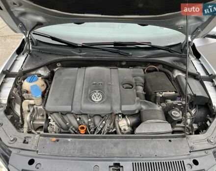 Серый Фольксваген Пассат, объемом двигателя 2.5 л и пробегом 180 тыс. км за 12000 $, фото 18 на Automoto.ua