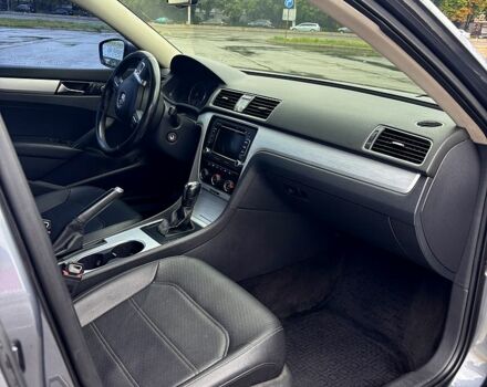 Серый Фольксваген Пассат, объемом двигателя 2.5 л и пробегом 226 тыс. км за 10500 $, фото 4 на Automoto.ua