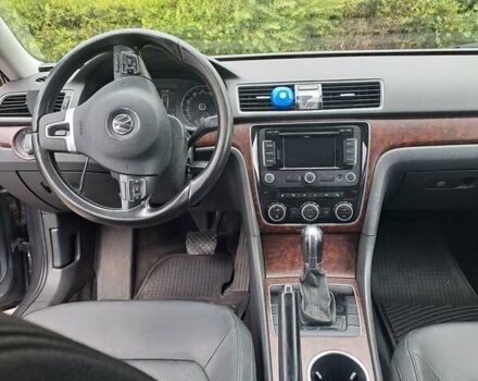 Серый Фольксваген Пассат, объемом двигателя 2.5 л и пробегом 316 тыс. км за 9900 $, фото 4 на Automoto.ua