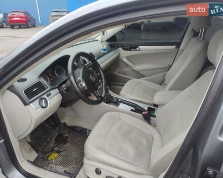 Фольксваген Пассат 2012 в Киеве на Automoto.ua Серый Фольксваген Пассат, объемом двигателя 2.5 л и пробегом 215 тыс. км за 9500 $, фото 10 на Automoto.ua