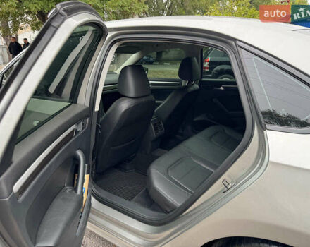 Сірий Фольксваген Пассат, об'ємом двигуна 2.5 л та пробігом 253 тис. км за 10490 $, фото 26 на Automoto.ua