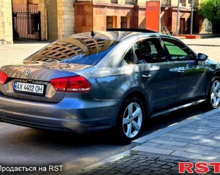 Серый Фольксваген Пассат, объемом двигателя 2.5 л и пробегом 330 тыс. км за 9500 $, фото 4 на Automoto.ua