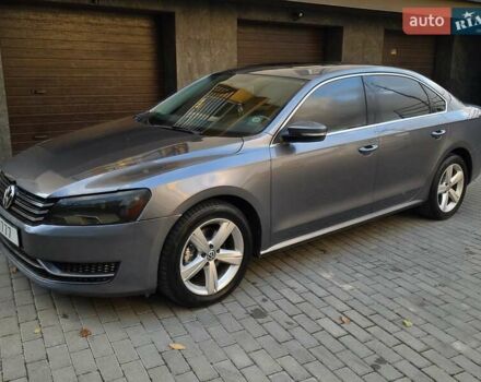 Серый Фольксваген Пассат, объемом двигателя 2.5 л и пробегом 241 тыс. км за 7450 $, фото 3 на Automoto.ua