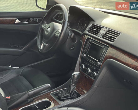 Фольксваген Пассат 2012 в Нововолынск на Automoto.ua Серый Фольксваген Пассат, объемом двигателя 1.97 л и пробегом 197 тыс. км за 12800 $, фото 48 на Automoto.ua