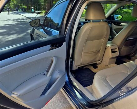 Серый Фольксваген Пассат, объемом двигателя 2.5 л и пробегом 330 тыс. км за 9500 $, фото 10 на Automoto.ua