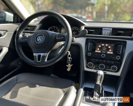 Фольксваген Пассат 2012 в Львове на Automoto.ua Серый Фольксваген Пассат, объемом двигателя 2.5 л и пробегом 224 тыс. км за 9999 $, фото 12 на Automoto.ua