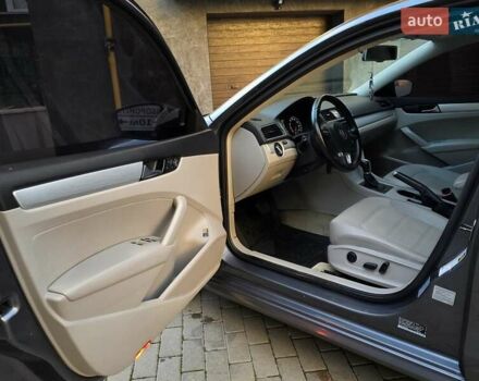 Серый Фольксваген Пассат, объемом двигателя 2.5 л и пробегом 241 тыс. км за 7450 $, фото 18 на Automoto.ua