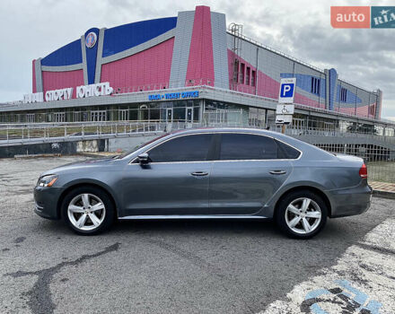 Фольксваген Пассат 2012 в Запорожье на Automoto.ua Серый Фольксваген Пассат, объемом двигателя 2.48 л и пробегом 228 тыс. км за 9900 $, фото 3 на Automoto.ua