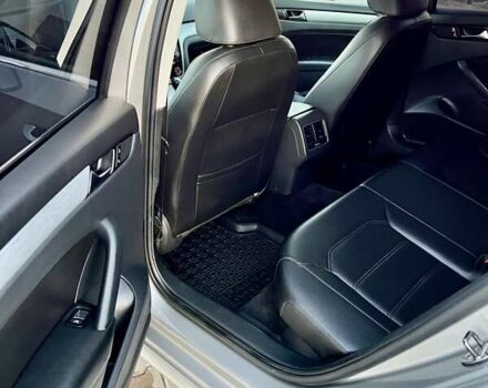 Серый Фольксваген Пассат, объемом двигателя 2.48 л и пробегом 215 тыс. км за 9950 $, фото 14 на Automoto.ua