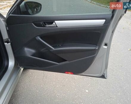 Сірий Фольксваген Пассат, об'ємом двигуна 2.5 л та пробігом 216 тис. км за 9800 $, фото 11 на Automoto.ua