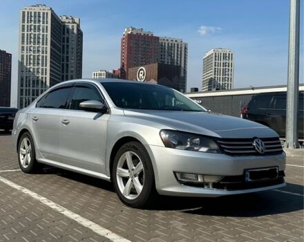 Серый Фольксваген Пассат, объемом двигателя 2.5 л и пробегом 271 тыс. км за 9600 $, фото 3 на Automoto.ua