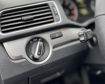 Серый Фольксваген Пассат, объемом двигателя 2.5 л и пробегом 290 тыс. км за 8900 $, фото 17 на Automoto.ua