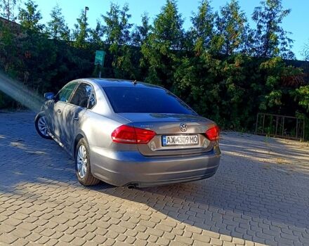 Серый Фольксваген Пассат, объемом двигателя 2.5 л и пробегом 170 тыс. км за 7700 $, фото 2 на Automoto.ua