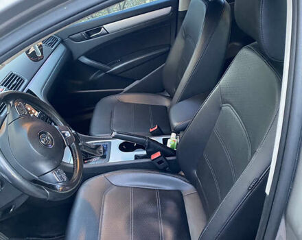 Сірий Фольксваген Пассат, об'ємом двигуна 2.48 л та пробігом 226 тис. км за 11000 $, фото 13 на Automoto.ua