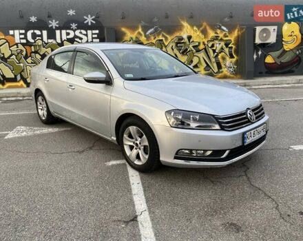 Сірий Фольксваген Пассат, об'ємом двигуна 1.6 л та пробігом 323 тис. км за 8000 $, фото 2 на Automoto.ua