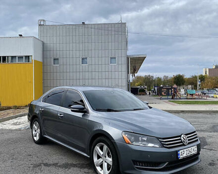 Фольксваген Пассат 2012 в Запорожье на Automoto.ua Серый Фольксваген Пассат, объемом двигателя 2.48 л и пробегом 228 тыс. км за 9900 $, фото 2 на Automoto.ua