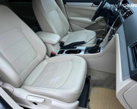 Серый Фольксваген Пассат, объемом двигателя 2.5 л и пробегом 156 тыс. км за 10990 $, фото 16 на Automoto.ua