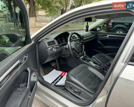 Сірий Фольксваген Пассат, об'ємом двигуна 2.5 л та пробігом 253 тис. км за 10490 $, фото 25 на Automoto.ua