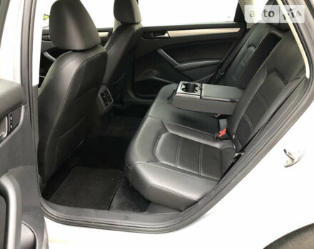 Серый Фольксваген Пассат, объемом двигателя 2.5 л и пробегом 194 тыс. км за 8500 $, фото 10 на Automoto.ua