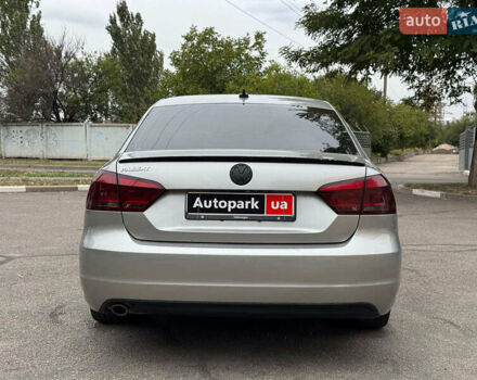 Сірий Фольксваген Пассат, об'ємом двигуна 2.5 л та пробігом 253 тис. км за 10490 $, фото 2 на Automoto.ua