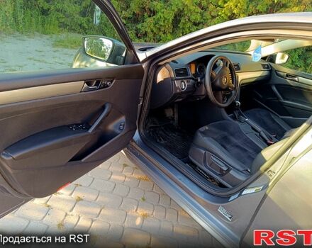 Серый Фольксваген Пассат, объемом двигателя 2.5 л и пробегом 170 тыс. км за 7700 $, фото 10 на Automoto.ua