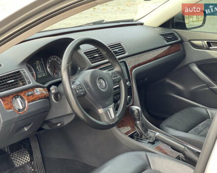 Фольксваген Пассат 2012 в Нововолынск на Automoto.ua Серый Фольксваген Пассат, объемом двигателя 1.97 л и пробегом 197 тыс. км за 12800 $, фото 44 на Automoto.ua