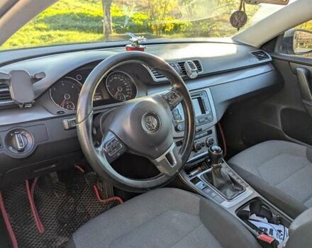 Сірий Фольксваген Пассат, об'ємом двигуна 1.6 л та пробігом 400 тис. км за 7900 $, фото 6 на Automoto.ua