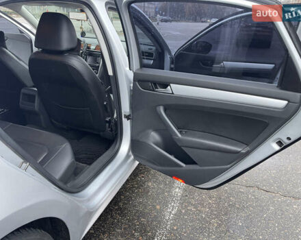 Серый Фольксваген Пассат, объемом двигателя 2.48 л и пробегом 230 тыс. км за 8900 $, фото 10 на Automoto.ua