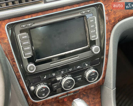 Фольксваген Пассат 2012 в Нововолынск на Automoto.ua Серый Фольксваген Пассат, объемом двигателя 1.97 л и пробегом 197 тыс. км за 12800 $, фото 32 на Automoto.ua