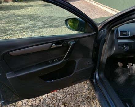 Фольксваген Пассат 2012 в Самборе на Automoto.ua Серый Фольксваген Пассат, объемом двигателя 1.6 л и пробегом 275 тыс. км за 9500 $, фото 12 на Automoto.ua