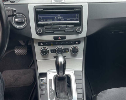 Фольксваген Пассат 2012 в Коростене на Automoto.ua Серый Фольксваген Пассат, объемом двигателя 1.8 л и пробегом 159 тыс. км за 10750 $, фото 16 на Automoto.ua