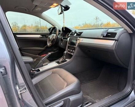 Серый Фольксваген Пассат, объемом двигателя 2.5 л и пробегом 280 тыс. км за 10300 $, фото 23 на Automoto.ua