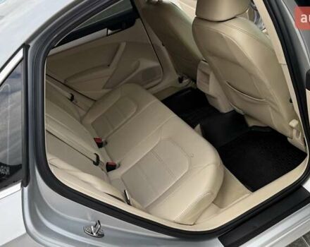 Серый Фольксваген Пассат, объемом двигателя 2.48 л и пробегом 217 тыс. км за 10499 $, фото 24 на Automoto.ua