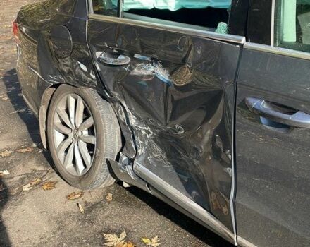 Сірий Фольксваген Пассат, об'ємом двигуна 1.8 л та пробігом 153 тис. км за 7500 $, фото 5 на Automoto.ua