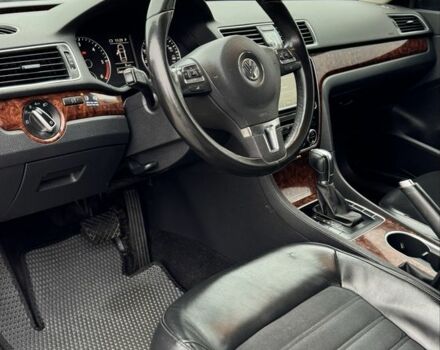 Серый Фольксваген Пассат, объемом двигателя 2 л и пробегом 230 тыс. км за 11900 $, фото 10 на Automoto.ua