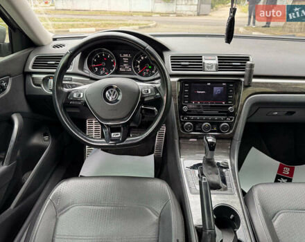 Сірий Фольксваген Пассат, об'ємом двигуна 2.5 л та пробігом 253 тис. км за 10490 $, фото 11 на Automoto.ua