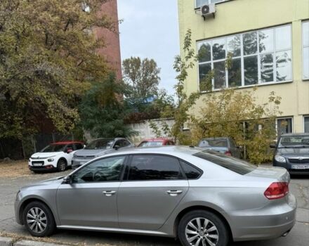 Серый Фольксваген Пассат, объемом двигателя 2.5 л и пробегом 218 тыс. км за 8250 $, фото 6 на Automoto.ua