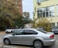 Серый Фольксваген Пассат, объемом двигателя 2.5 л и пробегом 218 тыс. км за 8250 $, фото 6 на Automoto.ua