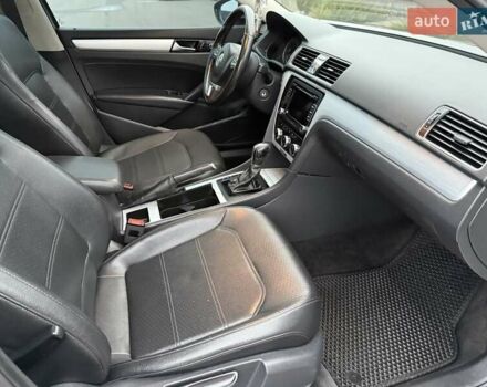 Серый Фольксваген Пассат, объемом двигателя 2.48 л и пробегом 185 тыс. км за 9800 $, фото 44 на Automoto.ua