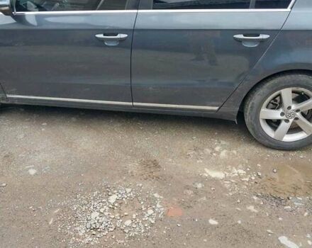 Серый Фольксваген Пассат, объемом двигателя 1.8 л и пробегом 209 тыс. км за 8700 $, фото 2 на Automoto.ua