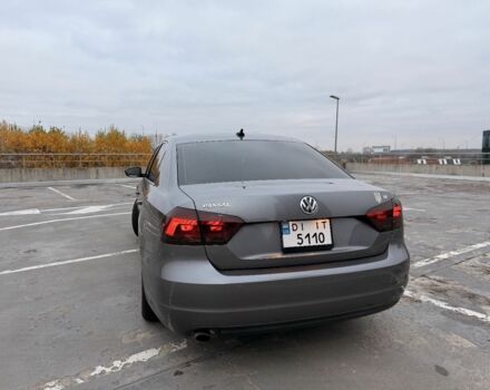 Серый Фольксваген Пассат, объемом двигателя 2.5 л и пробегом 280 тыс. км за 10000 $, фото 5 на Automoto.ua