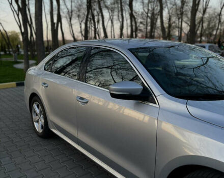 Серый Фольксваген Пассат, объемом двигателя 2.48 л и пробегом 240 тыс. км за 10999 $, фото 5 на Automoto.ua