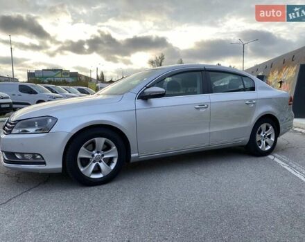 Сірий Фольксваген Пассат, об'ємом двигуна 1.6 л та пробігом 323 тис. км за 8000 $, фото 6 на Automoto.ua