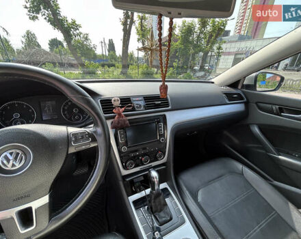 Серый Фольксваген Пассат, объемом двигателя 2.5 л и пробегом 266 тыс. км за 9500 $, фото 10 на Automoto.ua