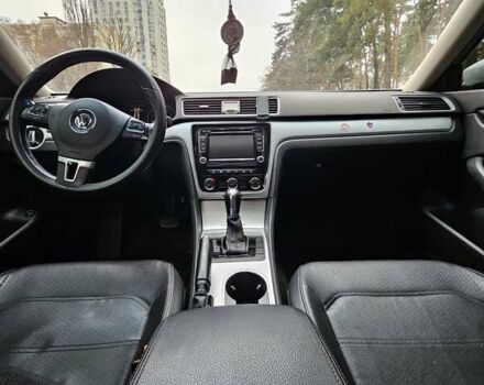 Серый Фольксваген Пассат, объемом двигателя 2.5 л и пробегом 192 тыс. км за 8700 $, фото 6 на Automoto.ua