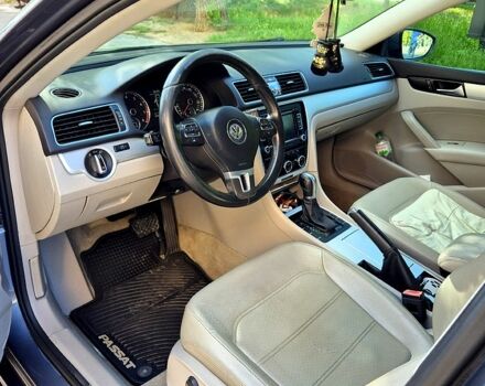 Серый Фольксваген Пассат, объемом двигателя 2.5 л и пробегом 330 тыс. км за 9500 $, фото 9 на Automoto.ua