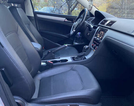 Сірий Фольксваген Пассат, об'ємом двигуна 2.48 л та пробігом 226 тис. км за 11000 $, фото 19 на Automoto.ua