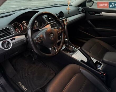 Серый Фольксваген Пассат, объемом двигателя 2.5 л и пробегом 280 тыс. км за 10300 $, фото 22 на Automoto.ua