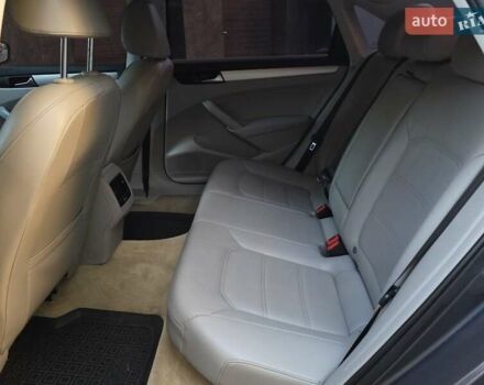 Серый Фольксваген Пассат, объемом двигателя 2.5 л и пробегом 241 тыс. км за 7450 $, фото 27 на Automoto.ua