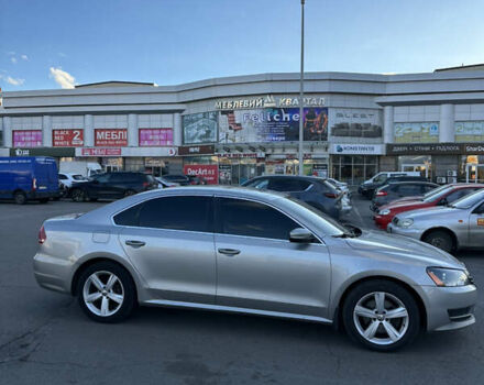 Серый Фольксваген Пассат, объемом двигателя 2.5 л и пробегом 174 тыс. км за 9999 $, фото 1 на Automoto.ua